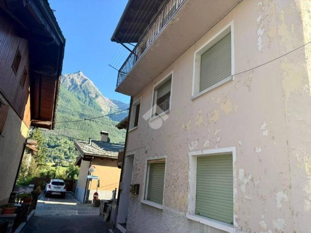 Appartamento in vendita a Quart, Aosta