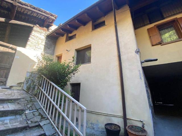 Appartamento in vendita a Quart, Aosta