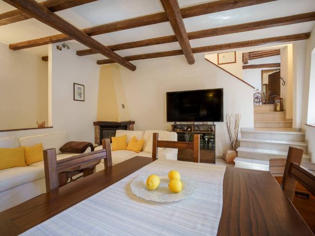 Appartamento in vendita a Radicondoli, Toscana
