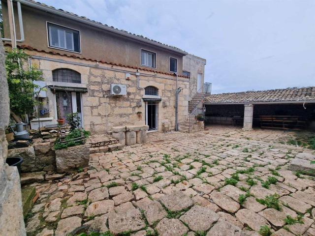 Rustico in vendita a Ragusa, Sicilia