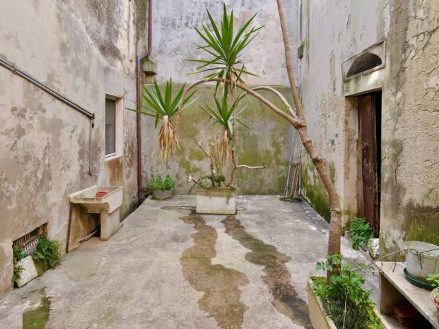 Appartamento in vendita a Ragusa Ibla, Ragusa