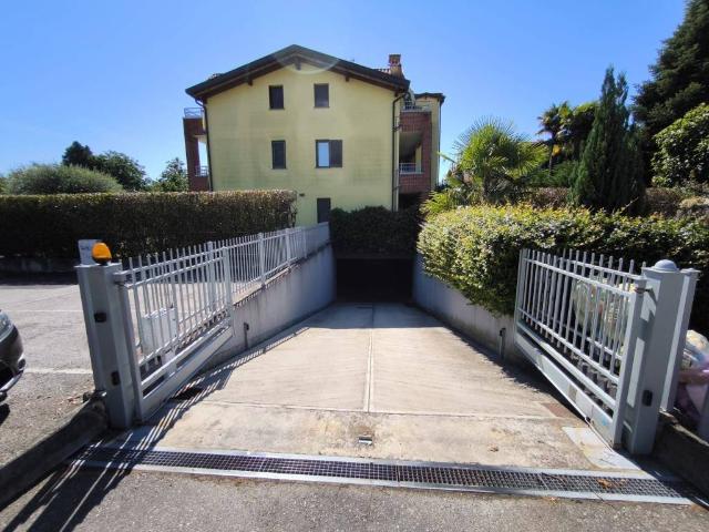 Appartamento in vendita a Ranco, Lombardia