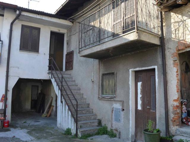 Appartamento in vendita a Ranco, Lombardia