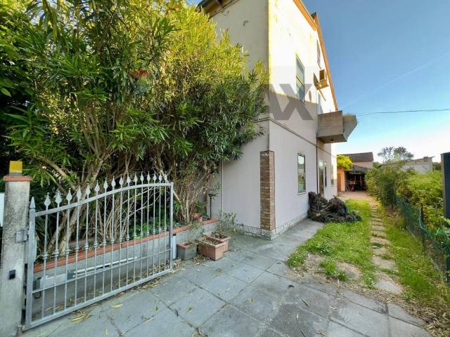 Villa Indipendente in vendita a Ravenna, Reggio Emilia