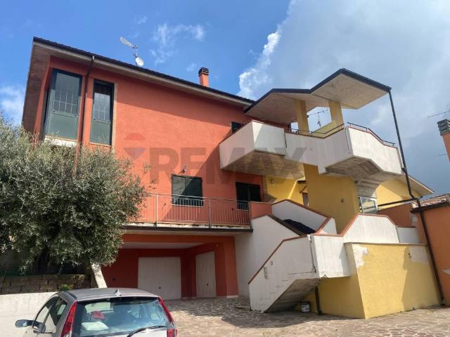 Appartamento in vendita a Contrada Bagnolo, Marche