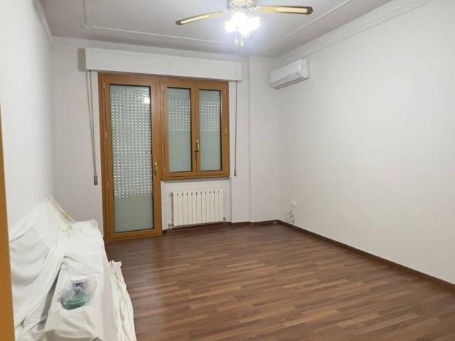Appartamento in vendita a Porta Pesa, Marche