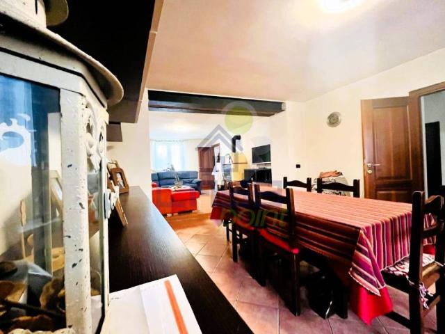 Villa Indipendente in vendita a Redondesco, Lombardia