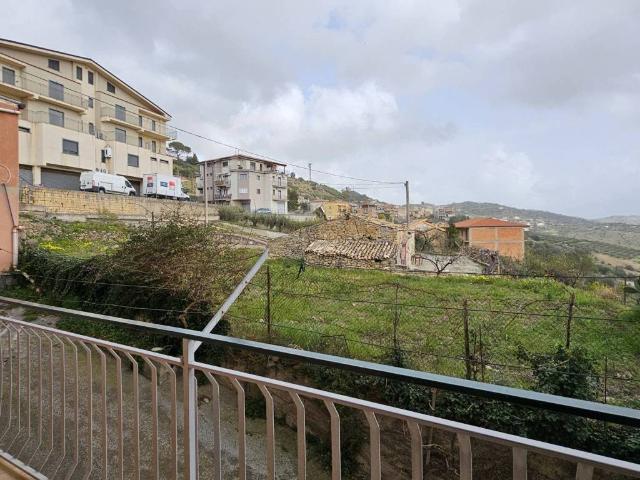 Appartamento in vendita a Regalbuto, Sicilia