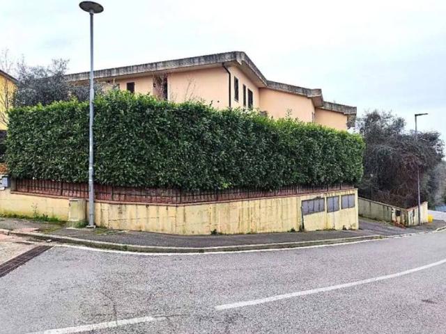 Appartamento in vendita a Unione di Comuni Valdarno e Valdisieve, Reggello
