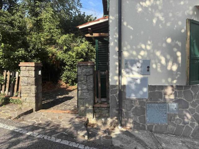 Appartamento in vendita a Tosi, Reggello