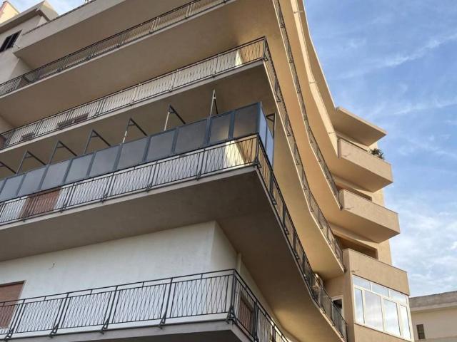 Appartamento in vendita a Calabria, Reggio Calabria