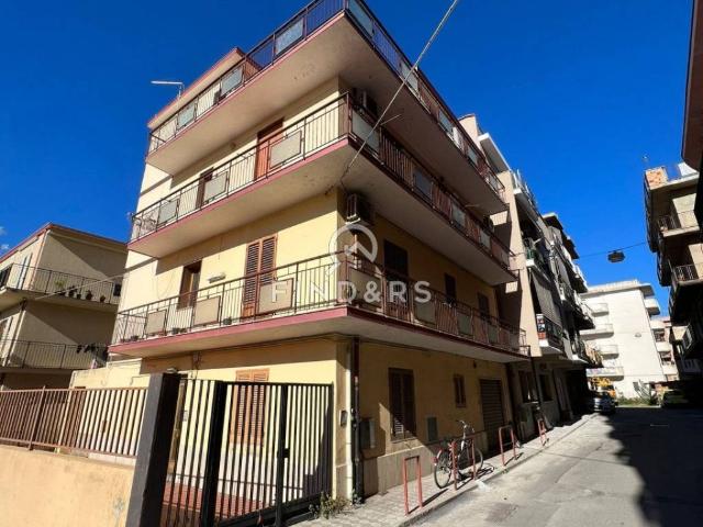 Appartamento in vendita a Calabria, Reggio Calabria
