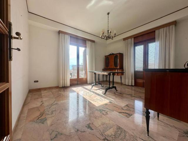 Appartamento in vendita a Calabria, Reggio Calabria