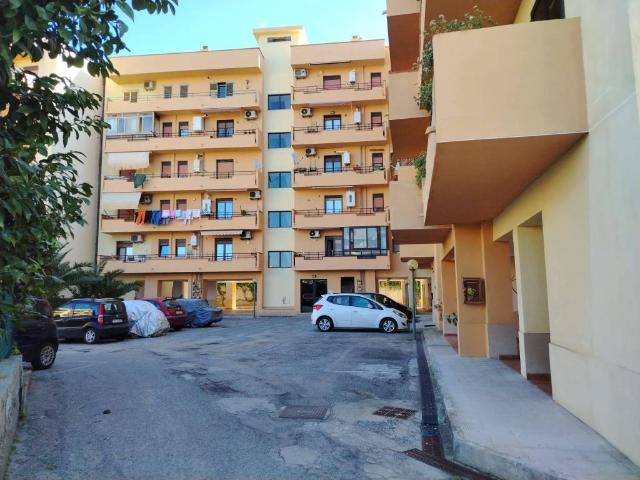 Appartamento in vendita a Calabria, Reggio Calabria