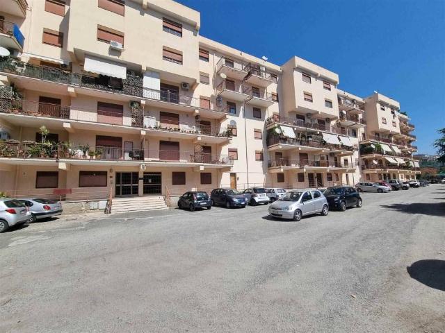 Appartamento in vendita a Calabria, Reggio Calabria