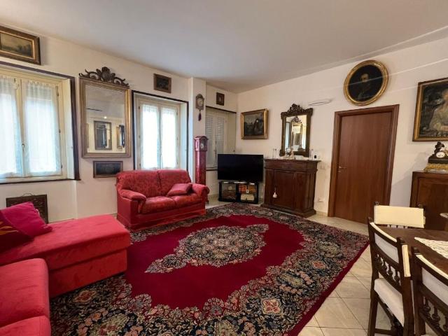 Appartamento in vendita a San Francesco-Giardini Pubblici, Re