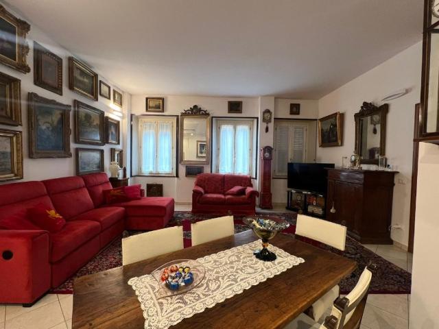 Appartamento in vendita a San Francesco-Giardini Pubblici, Re