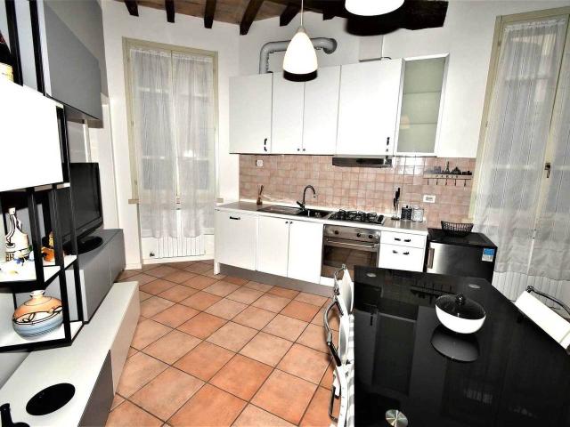 Appartamento in vendita a Sant'Agostino città-Porta Castello, Re