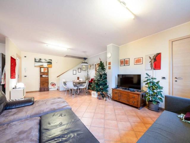 Appartamento in vendita a Villaggio Stranieri-Bazzarola, Re