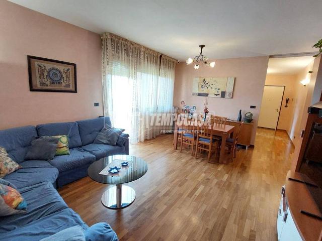 Appartamento in vendita a Re, Reggio Emilia