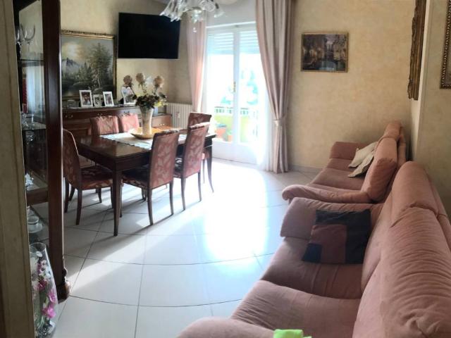 Appartamento in vendita a Villaggio Olimpia, Re
