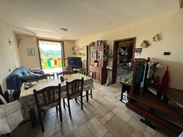 Appartamento in vendita a Re, Reggio Emilia