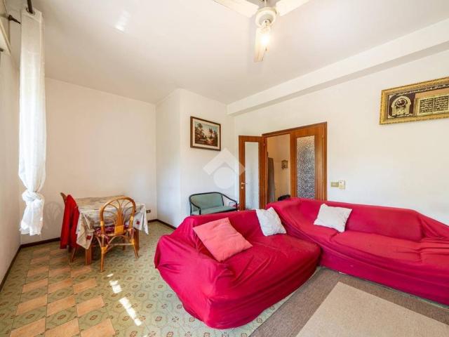 Appartamento in vendita a Re, Reggio Emilia