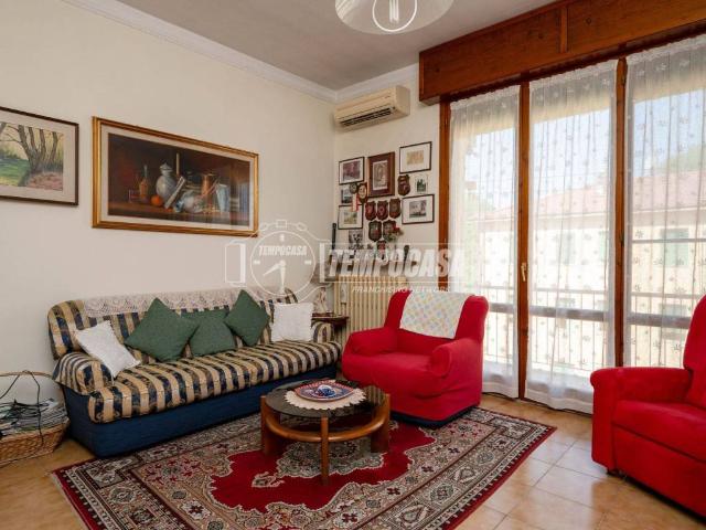 Appartamento in vendita a Villaggio Stranieri-Bazzarola, Re