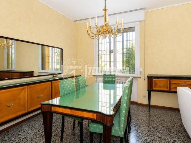 Appartamento in vendita a Sant'Agostino esterna-Porta Castello, Re