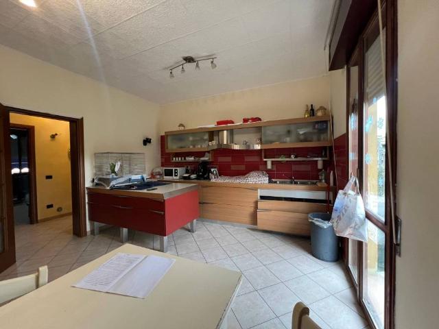 Appartamento in vendita a Re, Reggio Emilia