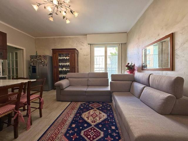Appartamento in vendita a Sant'Agostino esterna-Porta Castello, Re