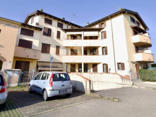 Appartamento in vendita a Re, Reggio Emilia