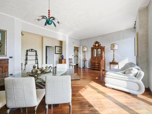 Appartamento in vendita a San Pietro città, Re
