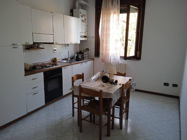 Appartamento in vendita a Re, Reggio Emilia