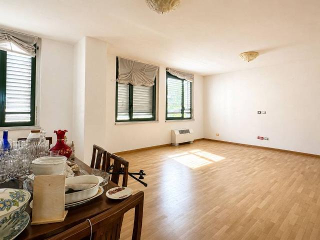 Appartamento in vendita a Re, Reggio Emilia