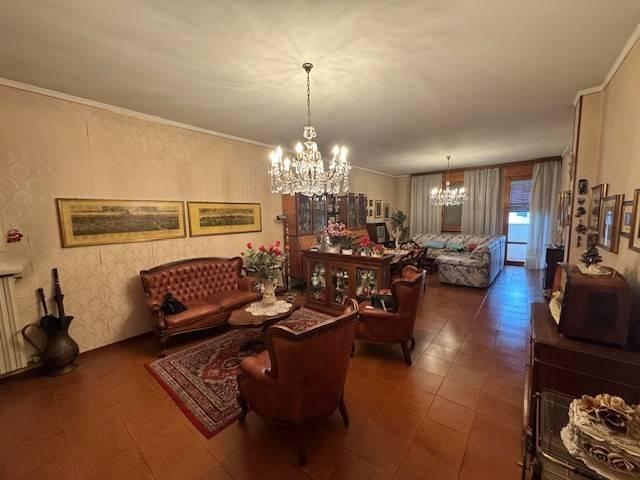 Appartamento in vendita a Villaggio Stranieri-Bazzarola, Re