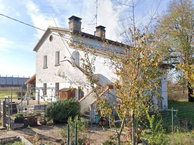 Appartamento in vendita a Re, Reggio Emilia