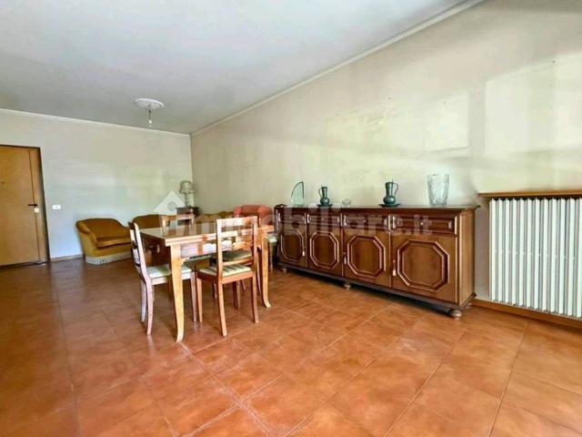 Appartamento in vendita a Re, Reggio Emilia