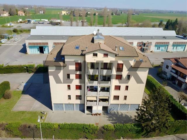 Appartamento in vendita a Re, Reggio Emilia