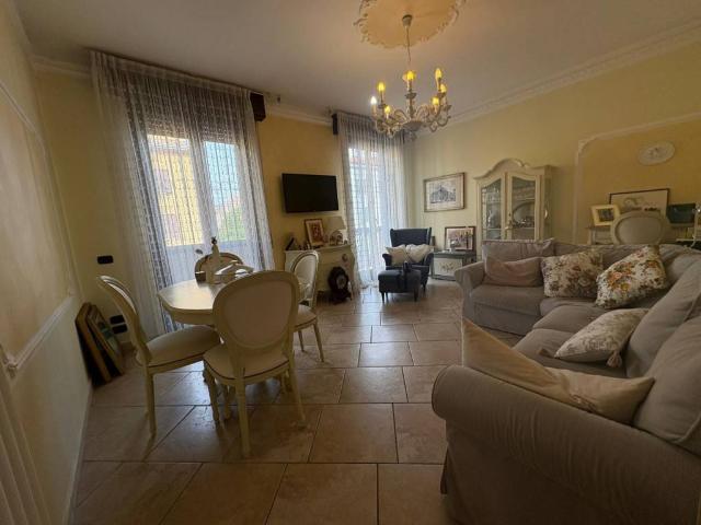 Appartamento in vendita a Mirabello, Re