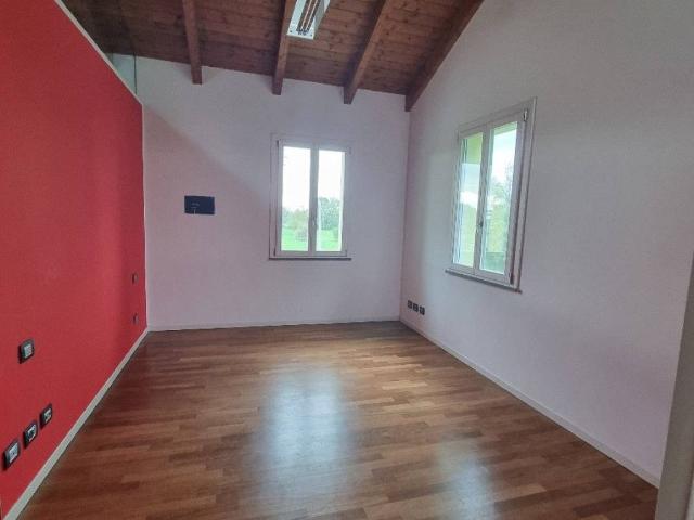 Appartamento in vendita a Re, Reggio Emilia