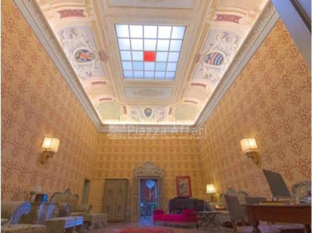 Appartamento in vendita a Sant'Agostino città-Porta Castello, Re