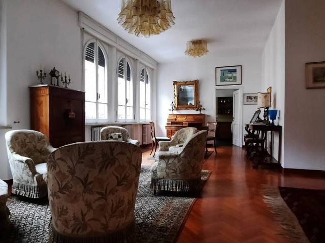 Appartamento in vendita a San Francesco-Giardini Pubblici, Re