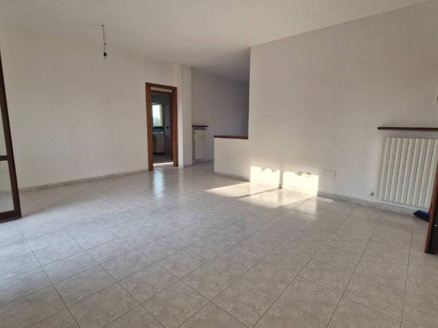 Appartamento in vendita a Zona Artigianale Industriale di san Maurizio, Reggio Emilia