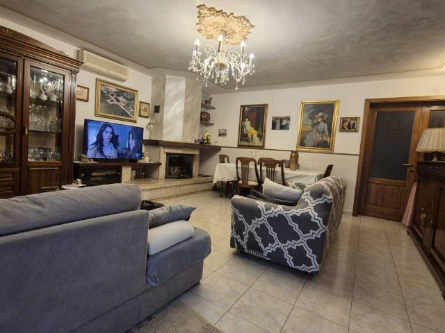 Appartamento in vendita a Massenzatico, Re
