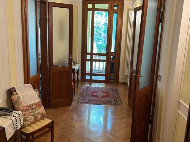 Appartamento in vendita a Sant'Agostino esterna-Porta Castello, Re