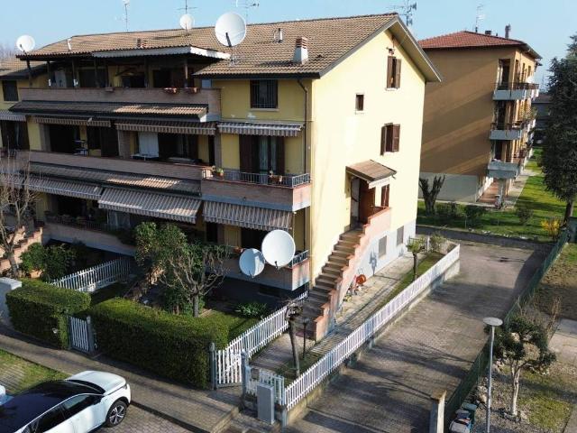 Villa Indipendente in vendita a Re, Reggio Emilia