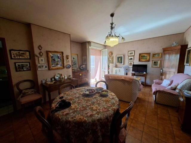 Appartamento in vendita a Spirito Santo-Orologio, Re