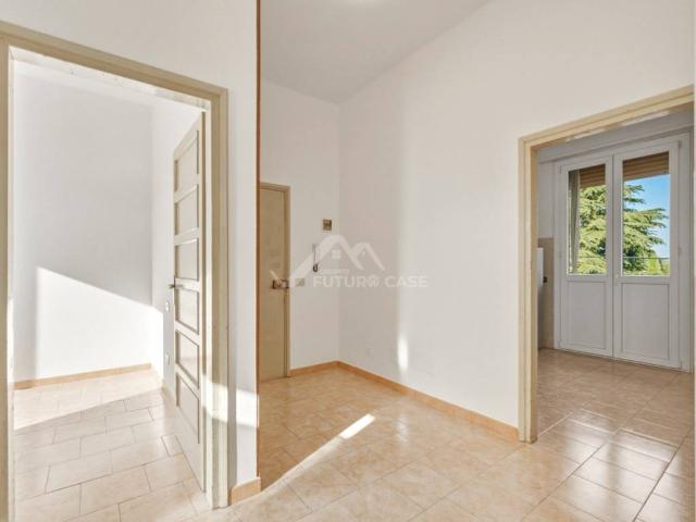Appartamento in vendita a Canali, Re