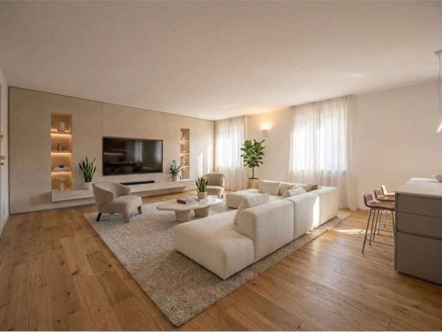 Appartamento in vendita a San Francesco-Giardini Pubblici, Re